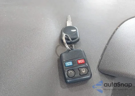 2010 Ford Focus Se z USA, uszkodzony, nr VIN 1FAHP3FN3AW123587